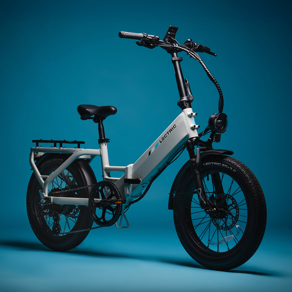 XP4 750 Step-Thru Stratus White eBike