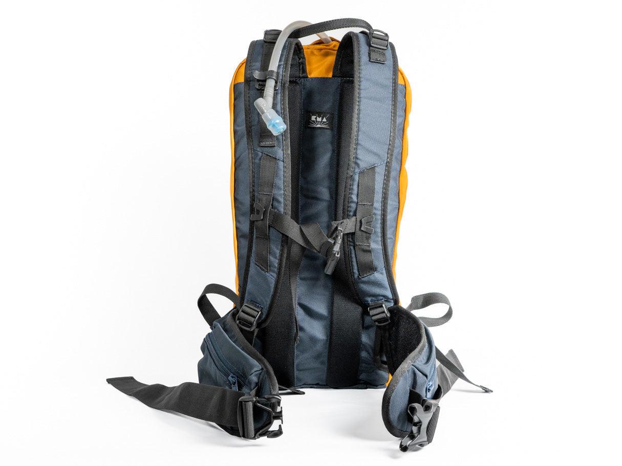 KMA Garrison 12L Backpack with Hydration Pack - Casa Bikes